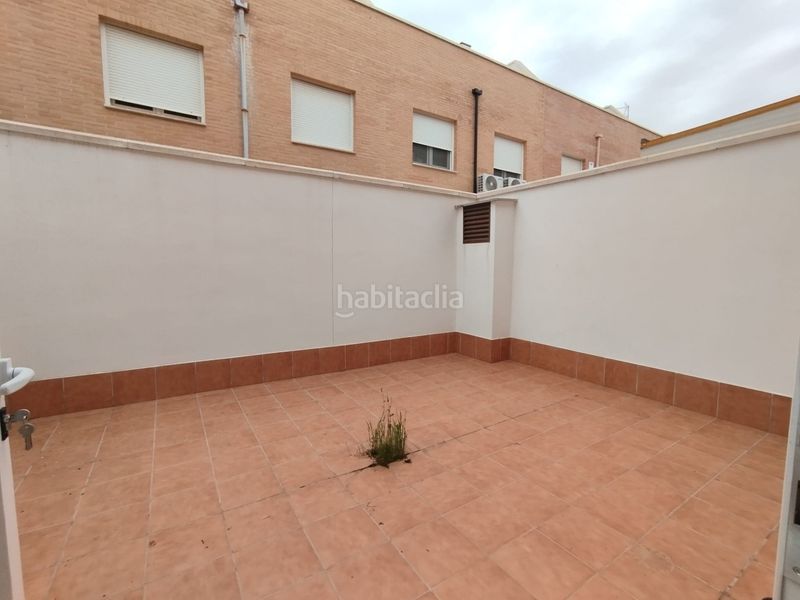 Foto b6cb0dbd-bece-4d7d-9738-1fa35ade444c. Casa adossada amb aparcament a Tomelloso