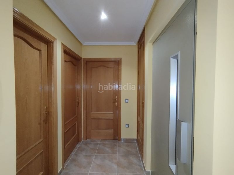 Foto bd97a993-366a-4ac8-be7f-03caa72b05b3. Casa adossada amb aparcament a Tomelloso