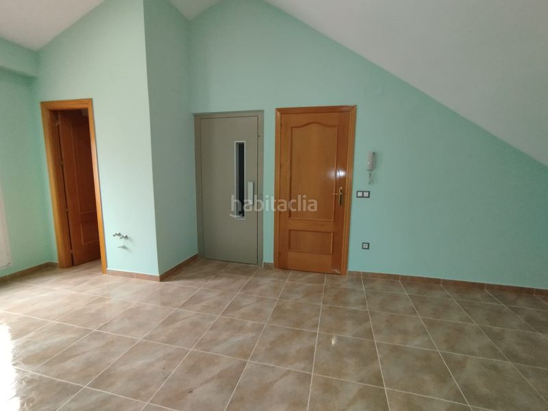 Foto c749f633-e11c-4304-bba2-ceac6c1617a0. Casa adossada amb aparcament a Tomelloso