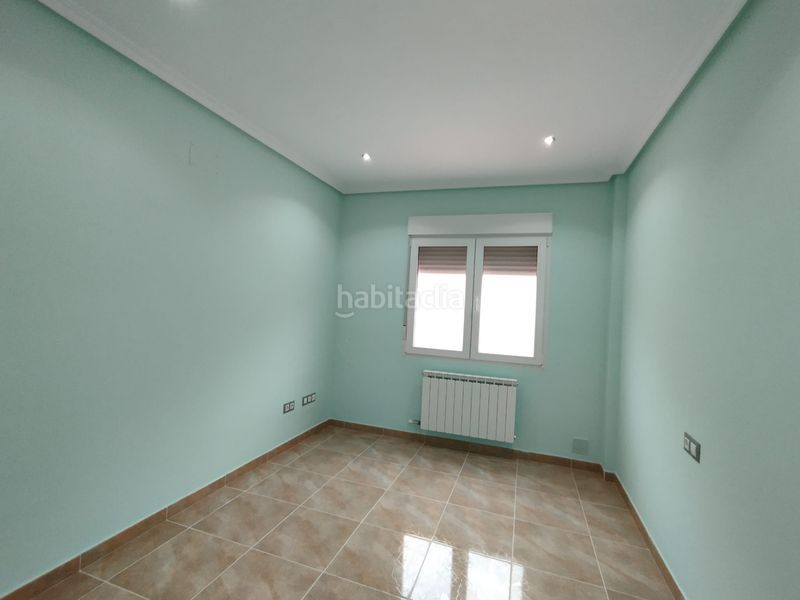Foto f03fe7f4-fac2-4ab4-975a-beb87f1d9647. Casa adossada amb aparcament a Tomelloso