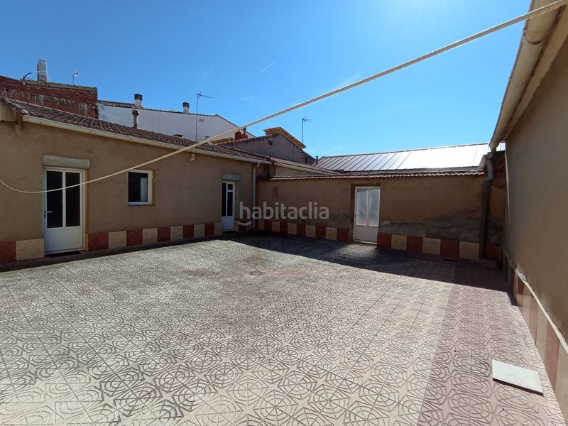 Foto 2233f202-f272-4bf8-b094-77d5a4c9bebc. Casa amb calefacció aparcament a Tomelloso