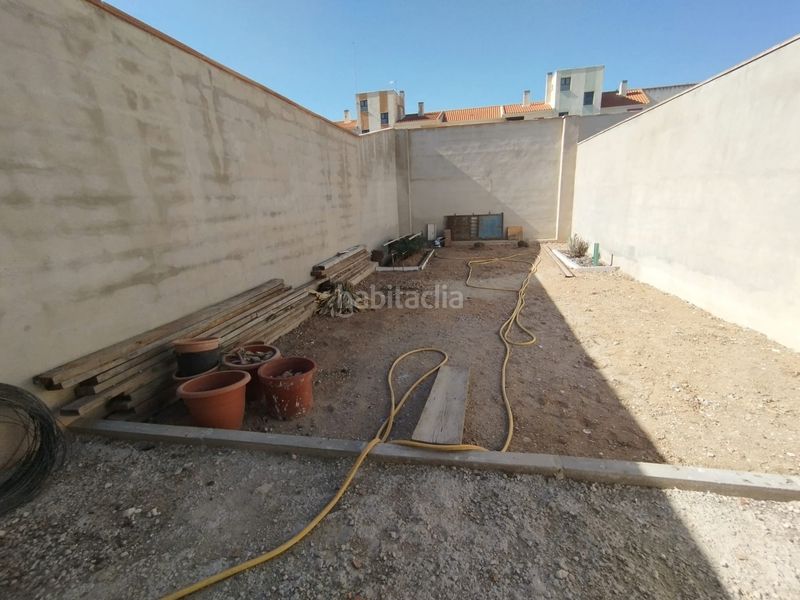 Foto 89aba88a-449c-481f-9f3a-0ed0501088af. Casa adossada amb aparcament a Tomelloso