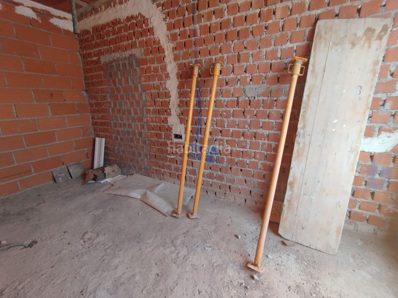 Foto b5dcfde5-7195-4795-b1ef-7240d6dcf88e. Casa adossada amb aparcament a Tomelloso