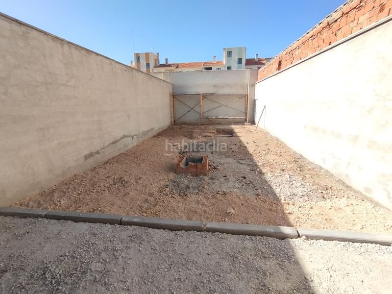 Foto a8d1d561-6ab4-49b3-9424-0f777b8b174f. Casa adossada amb aparcament a Tomelloso