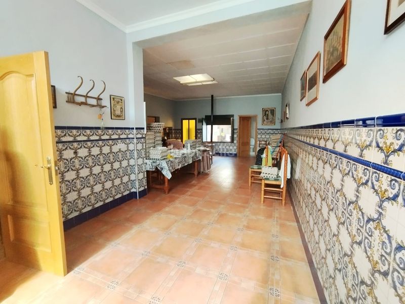 Foto 02264db9-fd3c-404b-a68d-426eceb4e648. Casa amb aparcament a Tomelloso