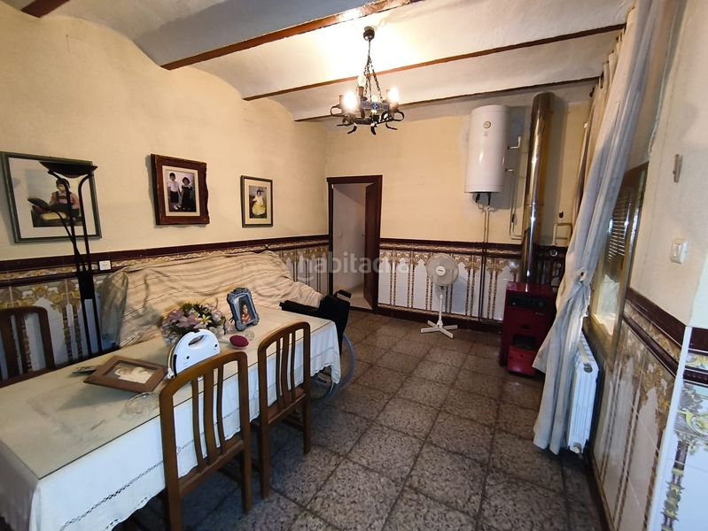 Foto 07bc2ae5-b581-4e11-a1bf-e8870e466403. Casa amb xemeneia calefacció aparcament a Tomelloso