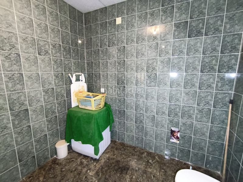 Foto b8ac3867-1725-4f23-984a-0ec5f3e27b0f. Casa amb xemeneia calefacció aparcament a Tomelloso
