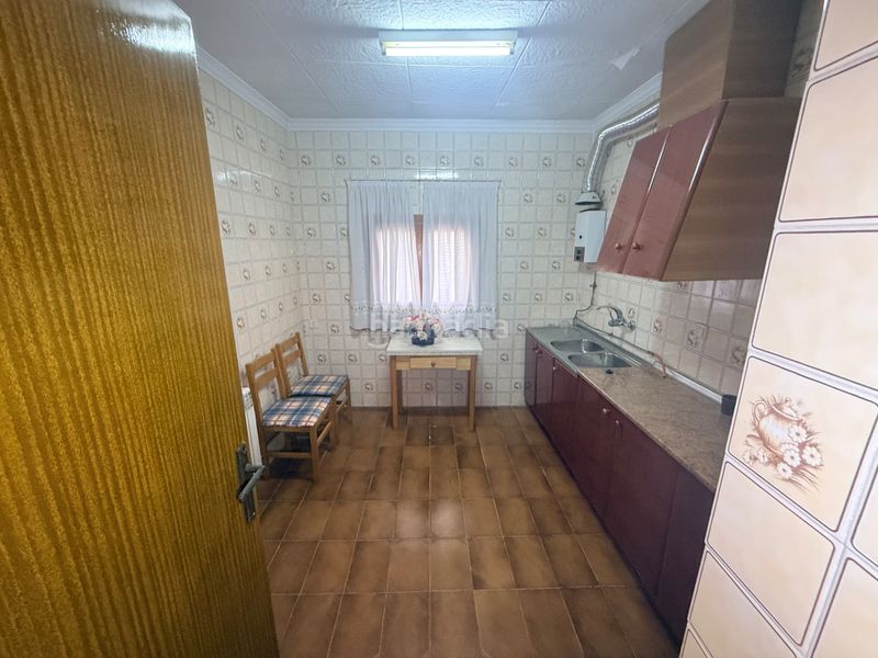 Foto 5a2bf727-2729-4a14-b23f-eeaf4876cae0. Casa amb aparcament a Tomelloso