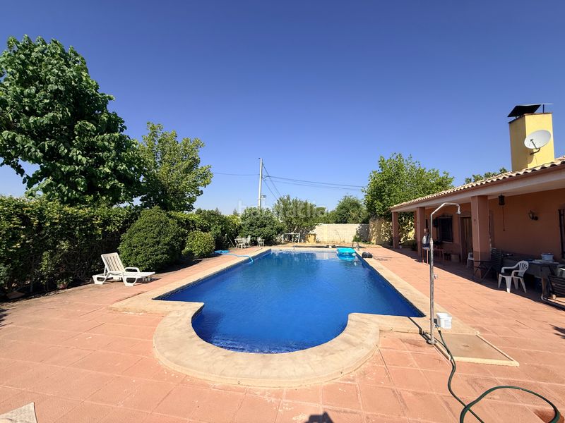 Foto 4033264d-146d-4fbb-b94a-8a34edcea77c. Masia amb aparcament piscina a Tomelloso