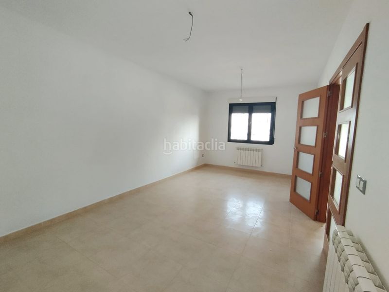 Foto 6f5beafe-0648-440c-88a0-315035d0d0c0. Casa adossada amb aparcament a Tomelloso