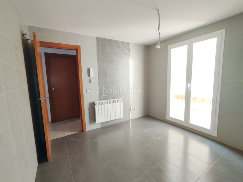 Foto d1c3fb7d-0bac-42bd-933f-ab0db814bb25. Casa adossada amb aparcament a Tomelloso