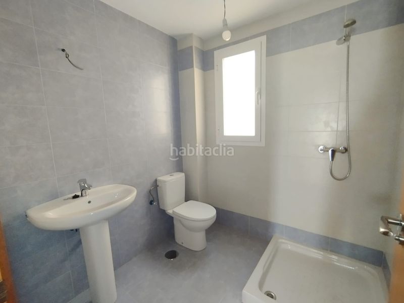 Foto fa4655fa-50a6-4fe3-b376-bc20ea69d864. Casa adossada amb aparcament a Tomelloso