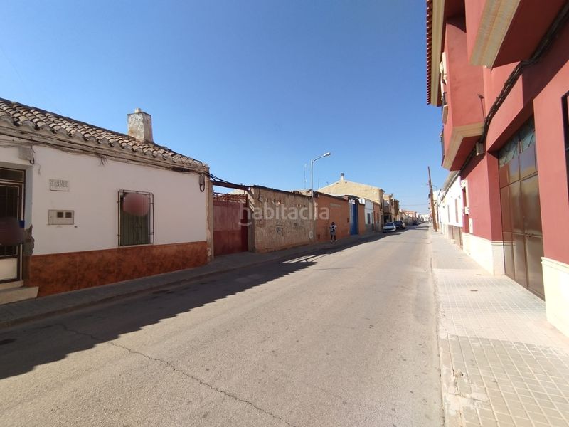 Foto ab70a10d-b8e4-4bbd-9bd4-1137bcfdd9f8. Casa aparellada a Tomelloso
