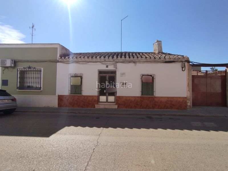 Foto fc8e4db6-1f50-4340-aa91-c896b1f076b4. Casa aparellada a Tomelloso