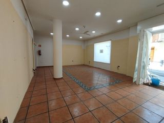 Local Comercial en Calle Campo