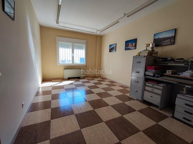 Foto 31d7302c-c208-458d-bbf3-76e15bd14031. Capannone industriale con riscaldamento in Tomelloso