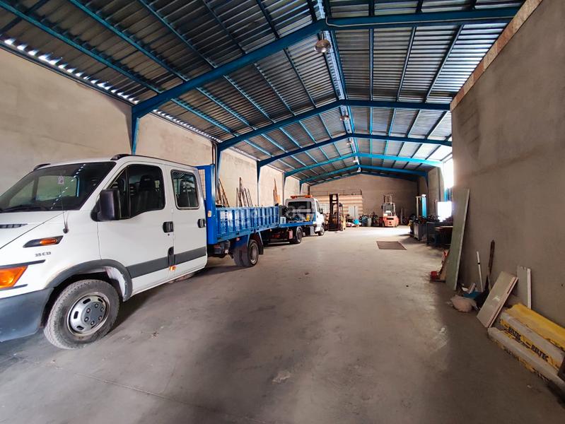 Foto 338fc344-94d7-4757-9773-fd63d2667d8a. Capannone industriale con riscaldamento in Tomelloso