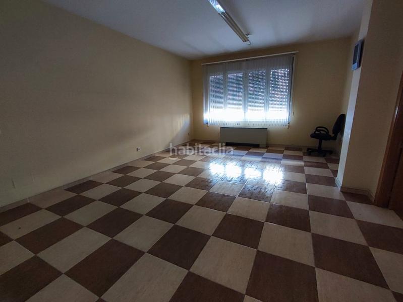 Foto 50f6c4ae-752d-45b3-9a12-92005930d86b. Capannone industriale con riscaldamento in Tomelloso