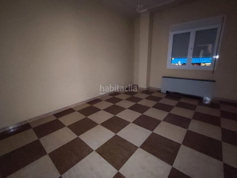 Foto 8dfbbf17-2907-4b65-9c22-52879690712b. Capannone industriale con riscaldamento in Tomelloso