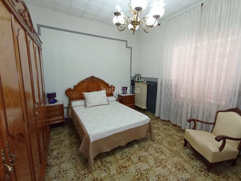 Foto d90ebfc8-dd1c-4326-939e-e4267e876efc. Casa pareada en Tomelloso