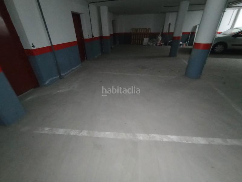 Foto 23129be9-81c5-4062-abf0-677fe0e724fd. Parking voiture dans Tomelloso