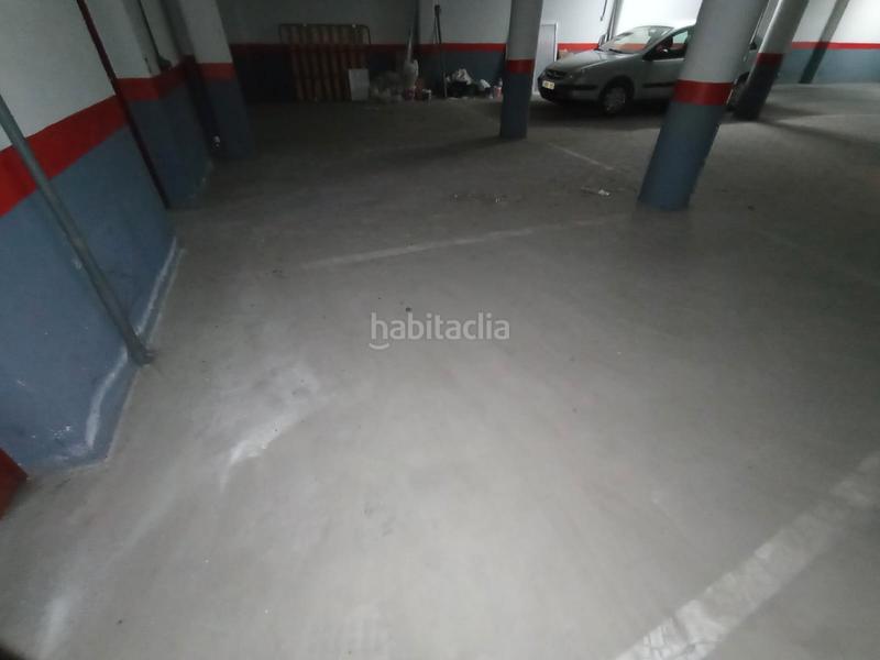 Foto 29a6fa95-6228-4097-9063-f792d27f8698. Parking voiture dans Tomelloso