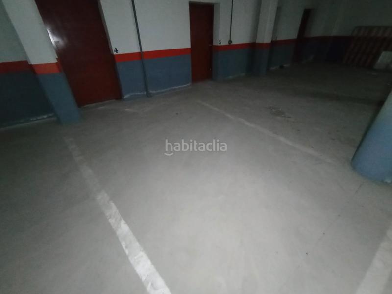 Foto 7fcb41b5-5fec-4be3-9cac-48661655230a. Parking voiture dans Tomelloso