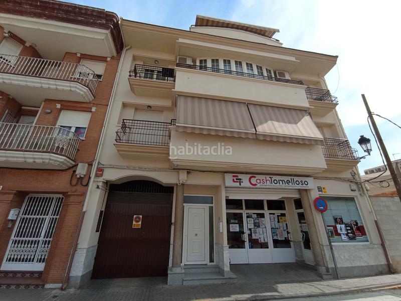 Foto c9a139af-6ca9-4e1d-aff5-ddf7c4a8b602. Parking voiture dans Tomelloso