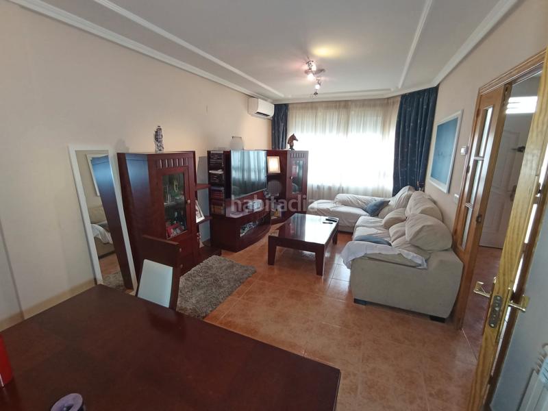 Foto 8a229458-ffbd-4b32-9ab0-a067874be3ac. Semi detached house with heating parking in Tomelloso