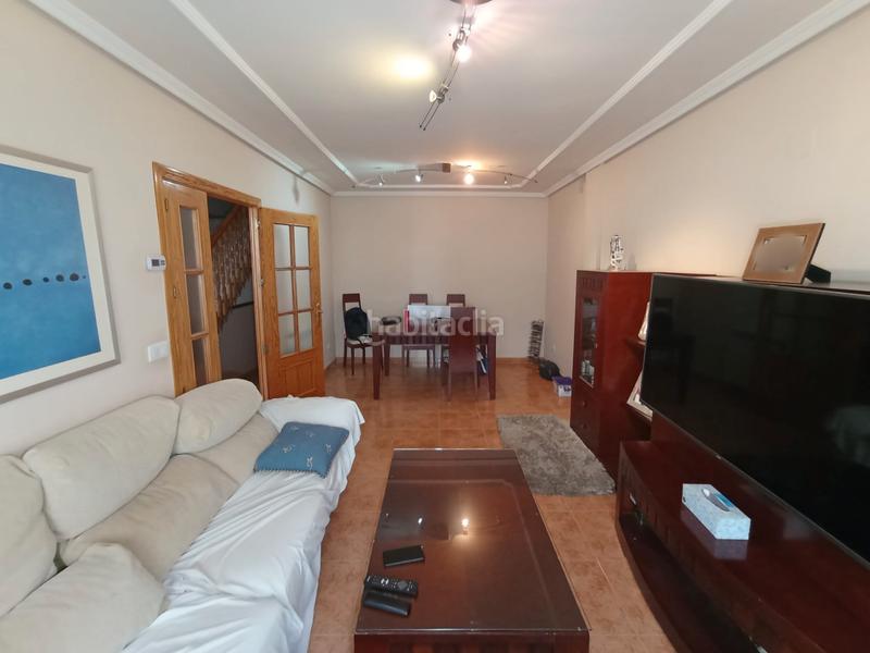 Foto 8c9e5f42-8f6c-4a61-be22-43337cce0026. Semi detached house with heating parking in Tomelloso