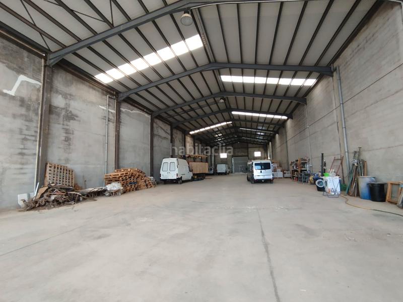 Foto d15fa698-bbc4-48eb-b015-6c1c926e2000. Capannone industriale in Tomelloso