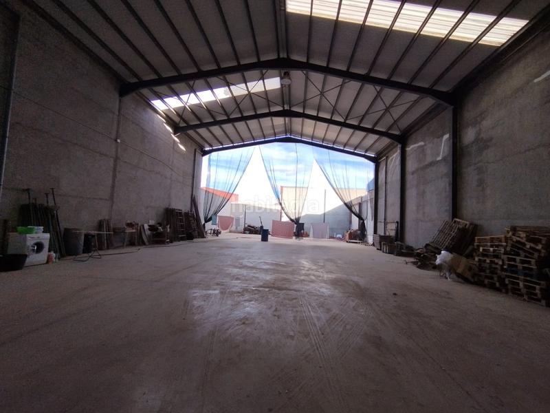 Foto 894d4f7d-7c8b-44ed-827d-929a1a50fbf0. Nau industrial a Tomelloso
