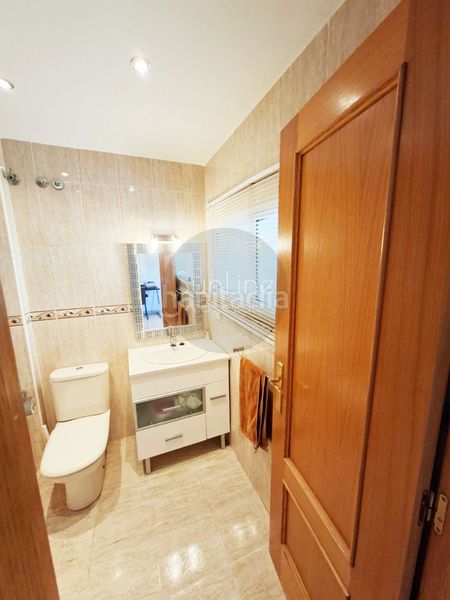 Foto 6c8661ea-474b-425e-8d0d-c5de77d6fdad. Casa adossada amb aparcament a Aldaia