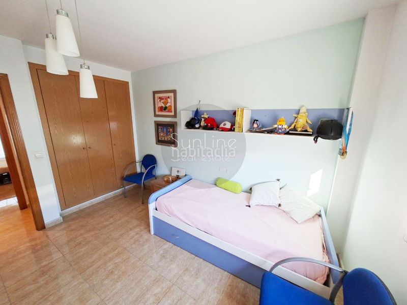 Foto 89f0fe63-f5eb-408e-a36c-0201a2e57283. Casa adossada amb aparcament a Aldaia