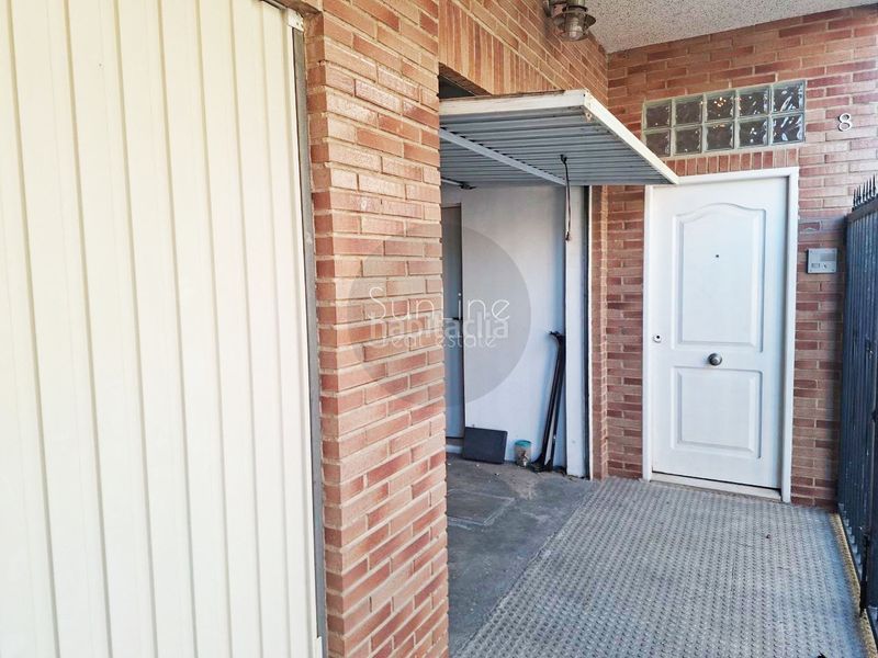 Foto 9bc68cfc-36ac-4121-abf4-346f1b71cb87. Casa adossada amb aparcament a Aldaia