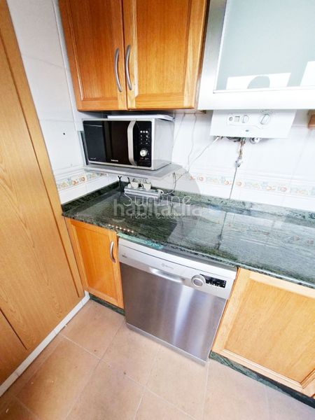 Foto dbf83989-6e9d-4ef0-82f6-118507cfff24. Casa adossada amb aparcament a Aldaia