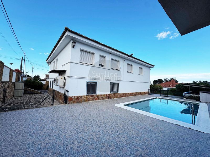 Foto d924be98-79d5-4021-8feb-b63ae225bbf6. Chalet venta de impresionante villa de 9 dormitorios en una zona prestigiosa. en Chiva