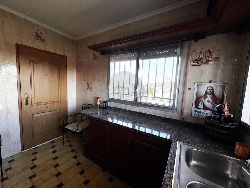 Foto ef3e90f9-63c6-43d3-abb9-cb3a031ce8fd. Chalet venta de impresionante villa de 9 dormitorios en una zona prestigiosa. en Chiva