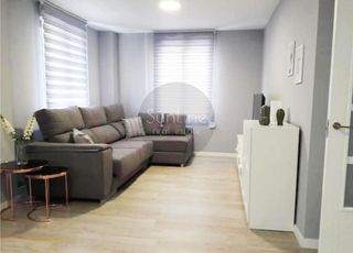 Miete Etagenwohnung  Carrer de linares. Alquiler de una vivienda increíblemente amplia y luminosa