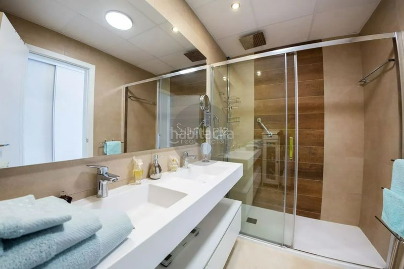 Foto a4d1f891-9043-4d88-9062-0f95a7df45a4. Pis amb aparcament piscina a Playa Poniente Benidorm