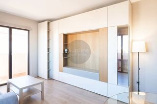 Lloguer Pis  Carrer del lliri. Moderno y elegante piso de 3 dormitorios cerca del mar y del cen