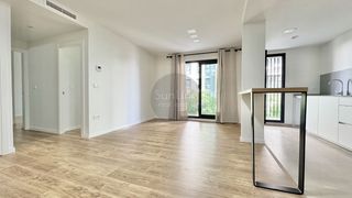 Affitto Appartamento  Calle num 2 ue 2 parc central. Alquiler de piso a estrenar con terraza en un nuevo complejo a 5