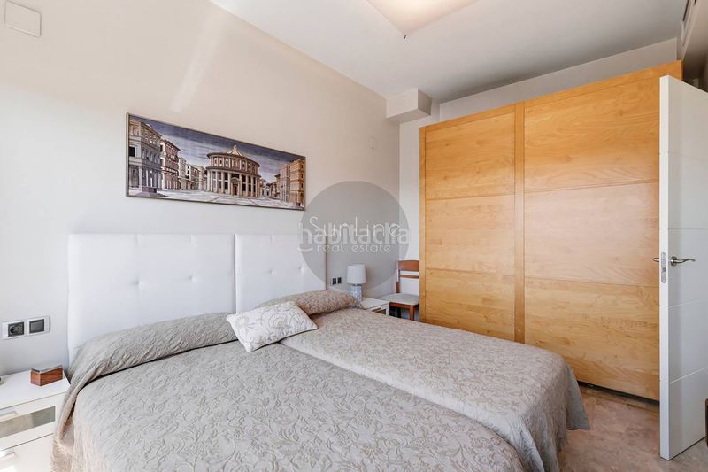 Foto a76ce0de-732d-450b-a07f-f6f296a74358. Pis amb aparcament piscina a Penya-Roja - Avda. Francia Valencia
