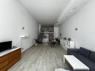 Location Loft à Sant Marcel·lí. Alquiler de moderno y amplio loft en un complejo residencial con