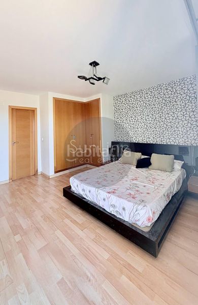 Foto 04be04a0-1c39-4e35-9e0b-3becad0a3954. Casa amb aparcament a Cumbres de Calicanto Torrent