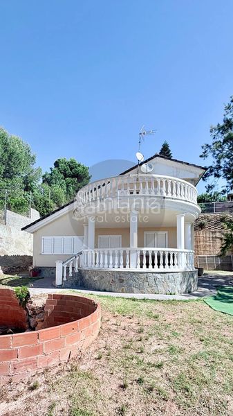 Foto 5ed840e6-f162-46ec-998b-139086991066. Casa amb aparcament a Cumbres de Calicanto Torrent