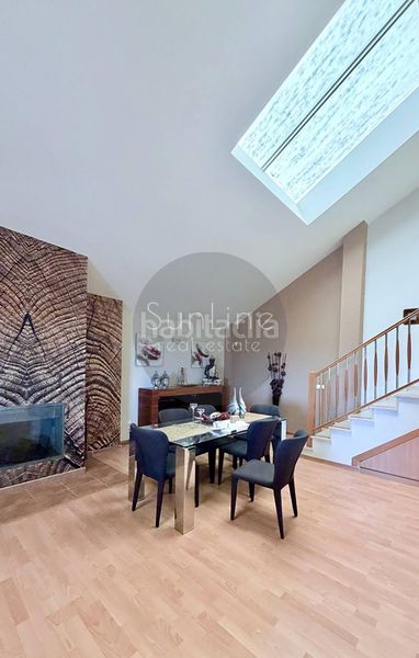 Foto 8a1fe6a7-7b1f-4564-946b-04a826e6386f. Casa amb aparcament a Cumbres de Calicanto Torrent
