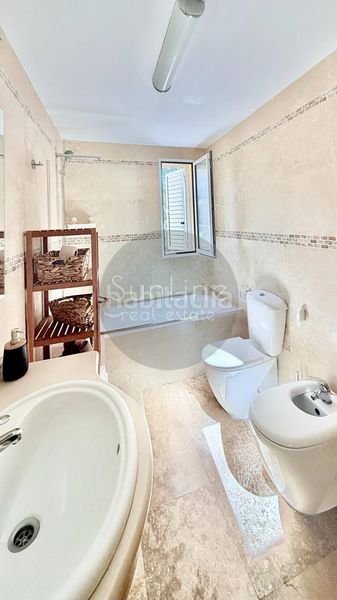 Foto b0629a0d-3752-4f2b-8ff5-04485e99ee15. Casa amb aparcament a Cumbres de Calicanto Torrent