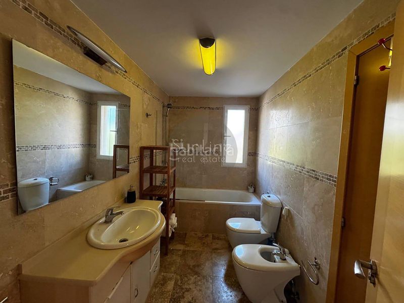 Foto c37acd80-aea2-4123-ae29-56354ed4e8da. Casa amb aparcament a Cumbres de Calicanto Torrent
