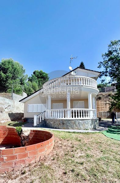 Foto d732bc68-422f-4167-a892-90c8ccc93eb9. Casa amb aparcament a Cumbres de Calicanto Torrent